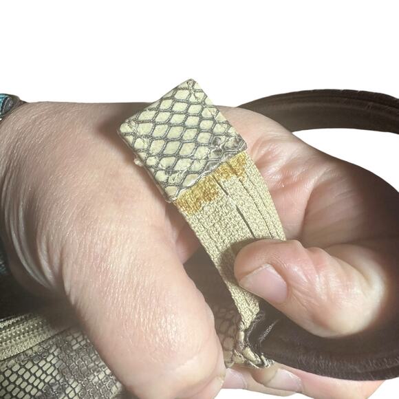 Vintage Tignanello leather handbag shoulder bagcream and brown snakeskin print - Picture 8 of 11